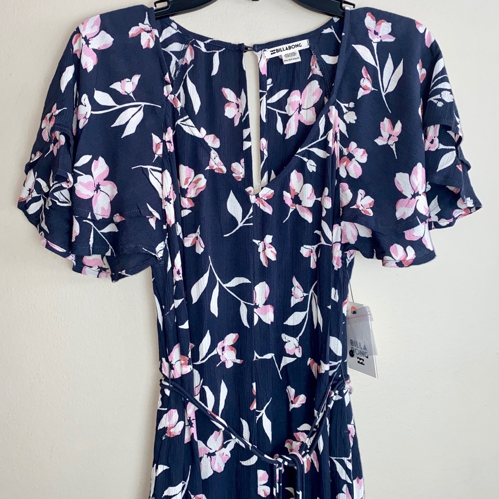 🤍Billabong Fluttering Heart Floral Jumpsuit - Picture 2 of 6